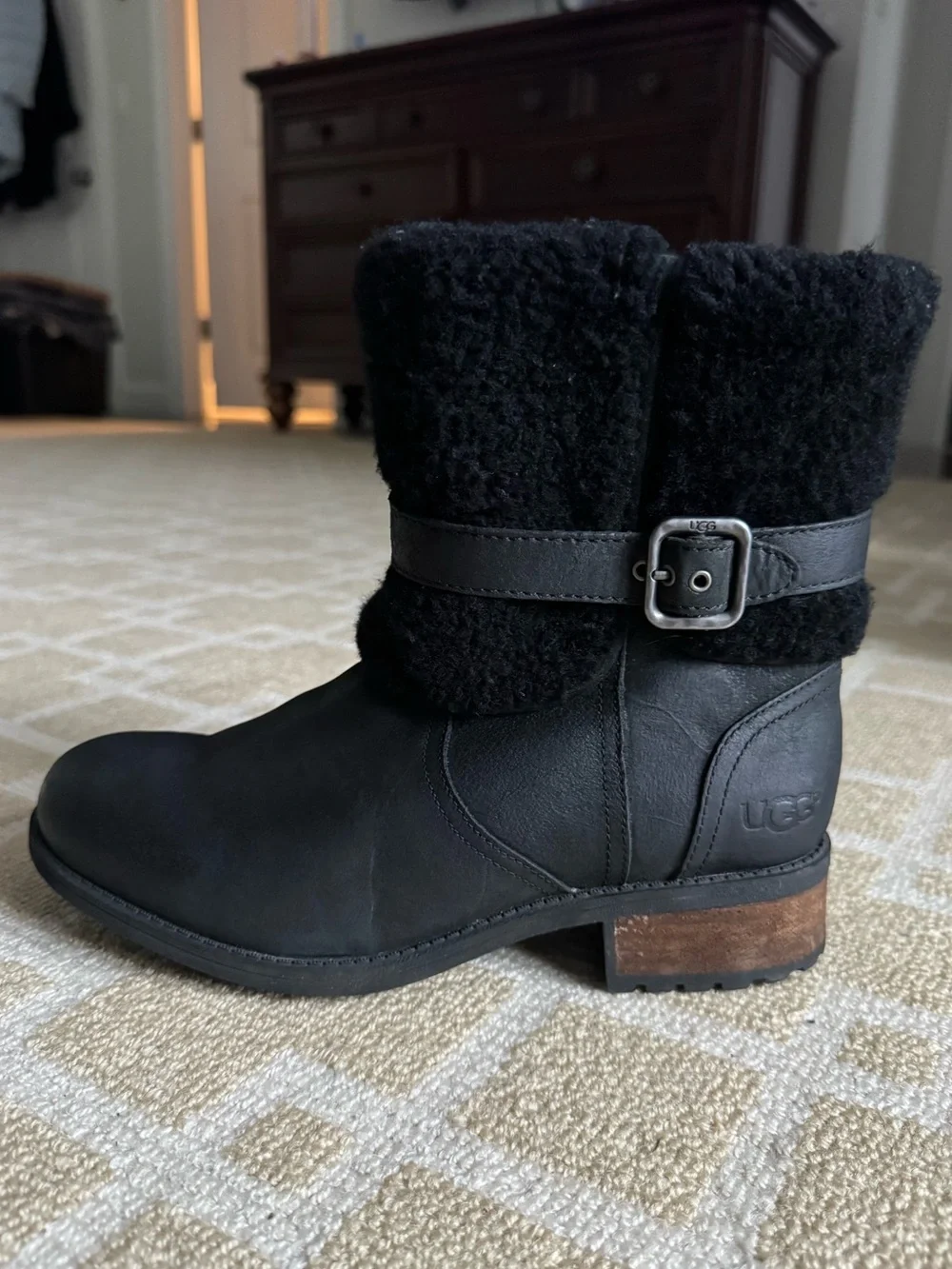 UGG Blayre II Leather Shearling Buckle Moto Ankle Boots Black Size 8
